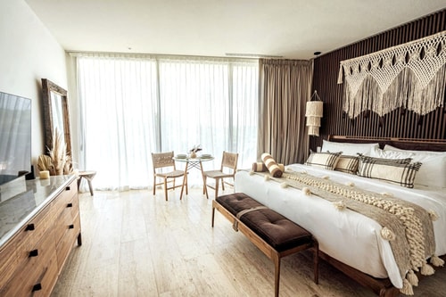 Best Summer! Studio with pools & gym!