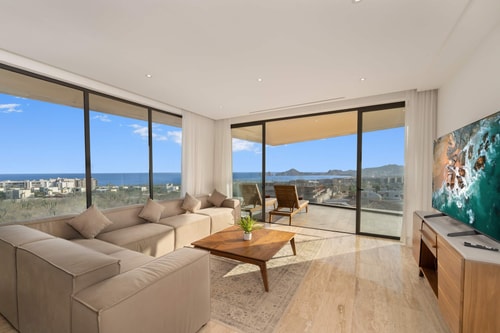 Penthouse w/ Ocean View • Small pool • A/C • Wi-Fi