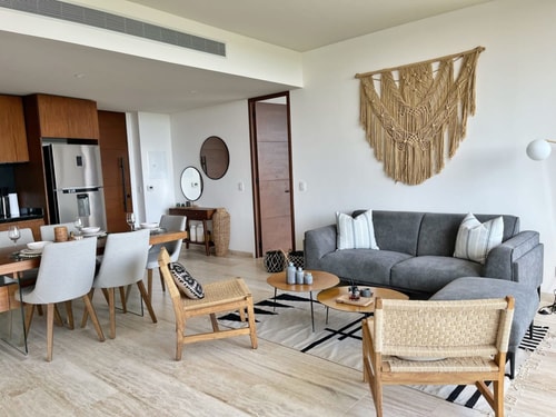 New eco chic 2 BD Apartment with jungle view