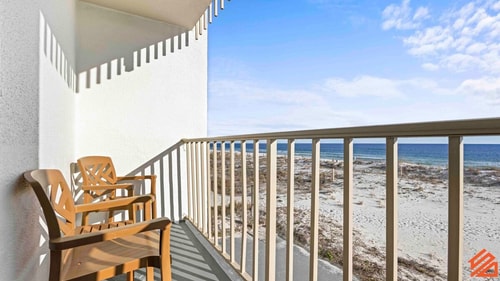 Beachfront Beauty: 1BR Gem on Okaloosa Island