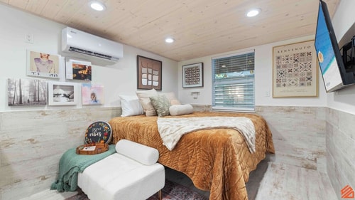 Swiftie Suite Beach Getaway Studio