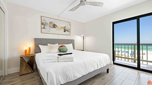 High Tide Hideaway Chic Top Floor 1BR CoastalCondo