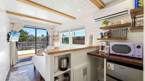 Tiny Home on the Boardwalk Walk to the Beach
