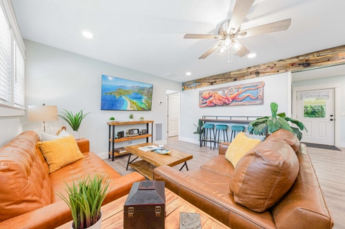 Fort Walton’s Haus22 | Beach Vibes & Backyard