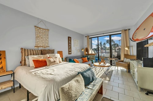 Stunning Fort Walton Beach Waterfront Studio Condo