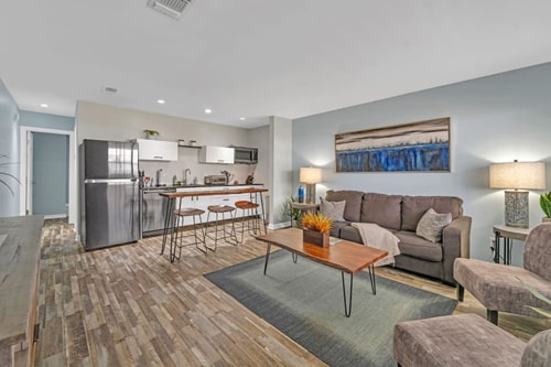 Stylish Okaloosa Island 1BR Condo Steps to Beach