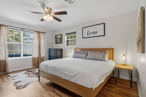 Brick House By the Bay | Bay Walk + Local Life