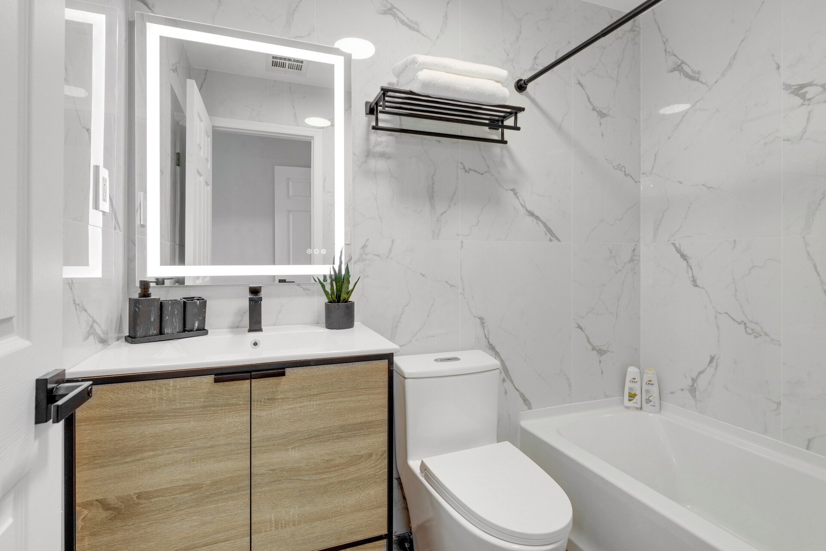Stylish 3 bed/2bath Close to NYC — photo 5