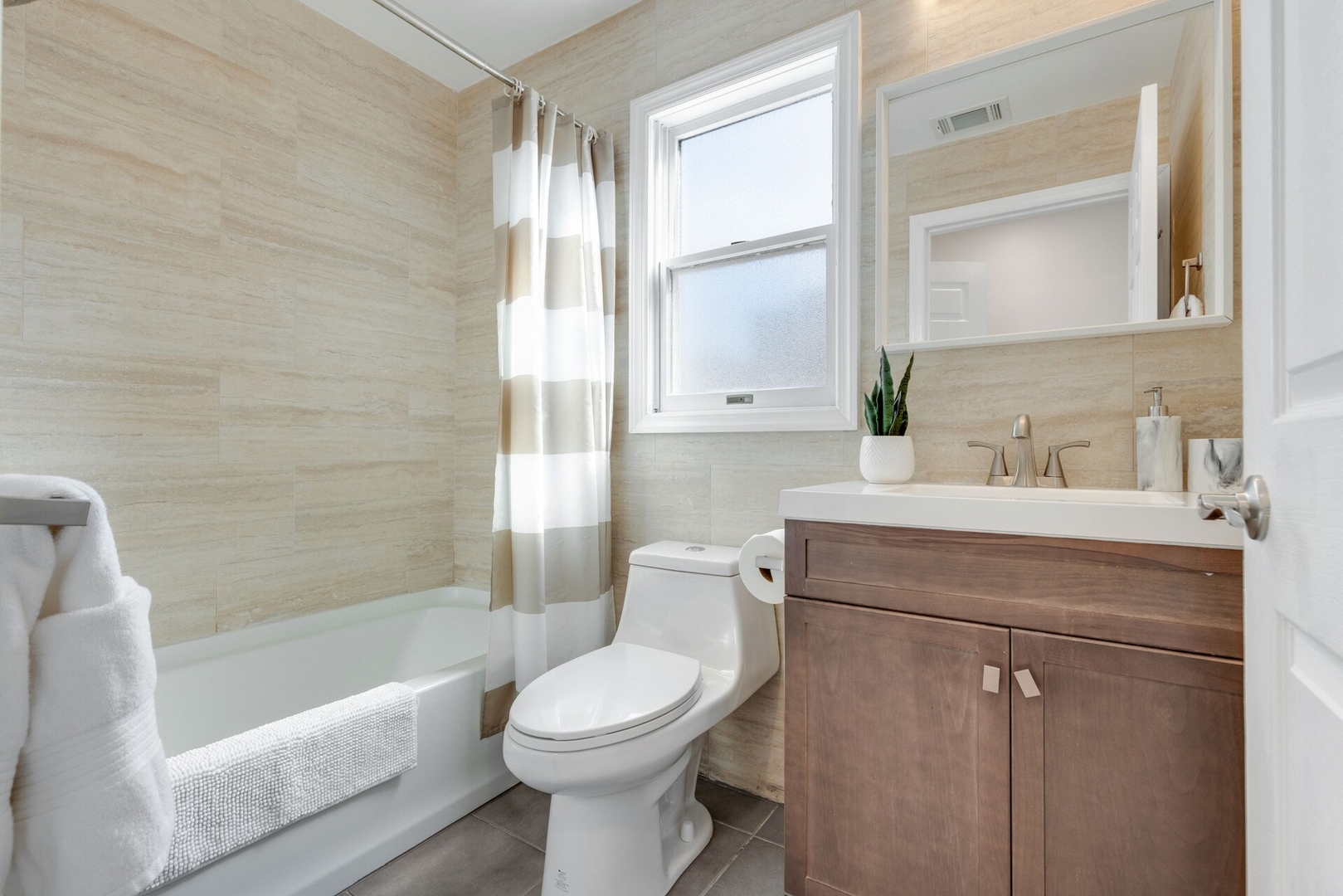 Stylish 3 BR Apartment, 20min to NYC Free Parking — photo 5