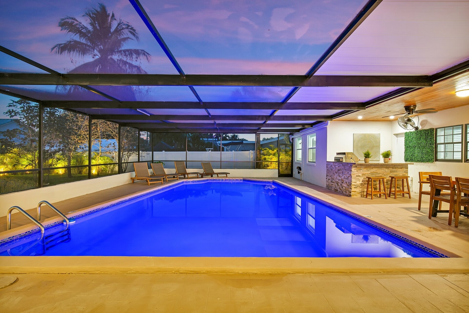 Fully Remodeled 4 bed 4 bath Retreat, Heated Pool — photo 3