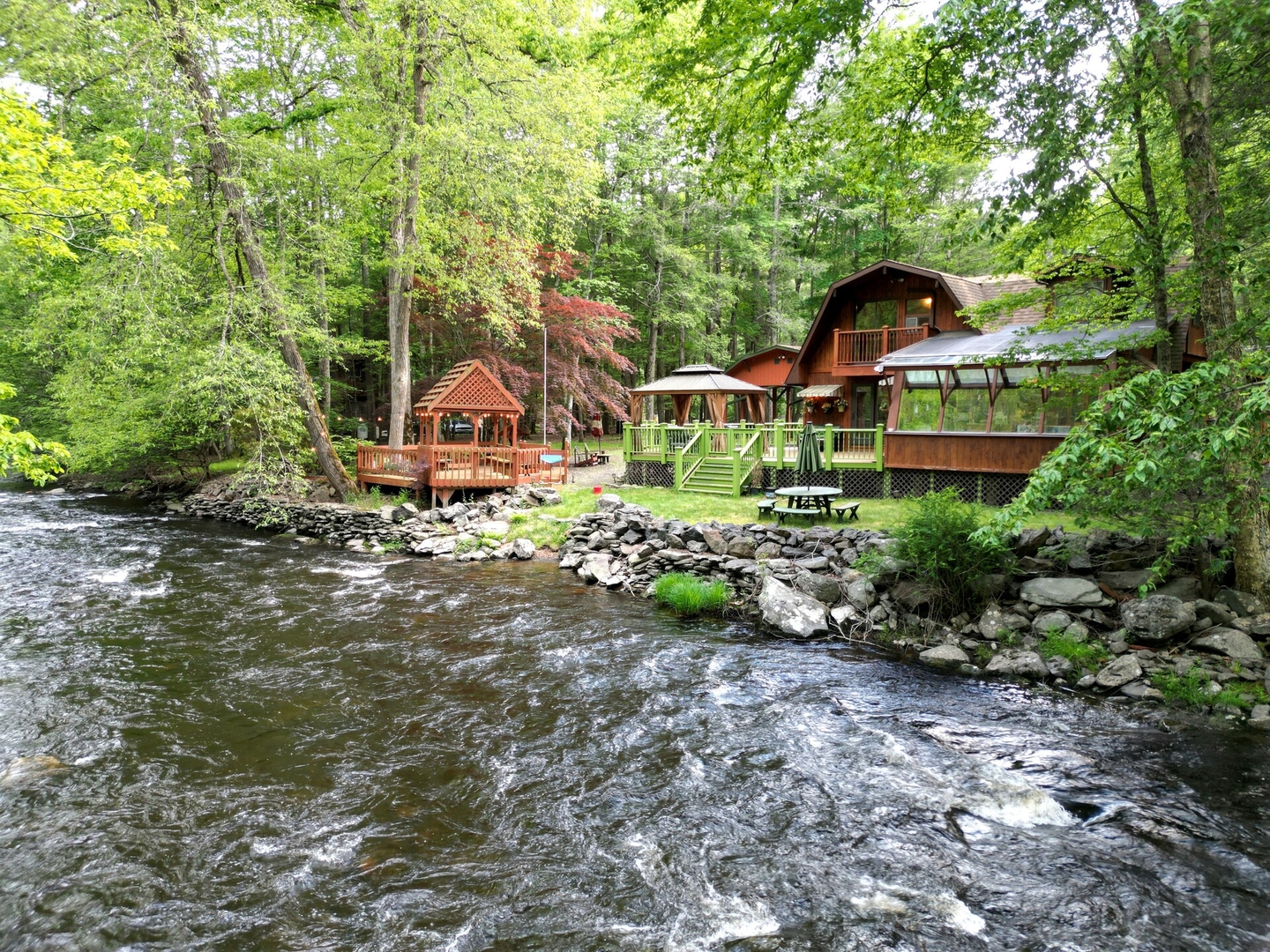 Grand River Cabin | Fire Pit | Deck | Pool Table