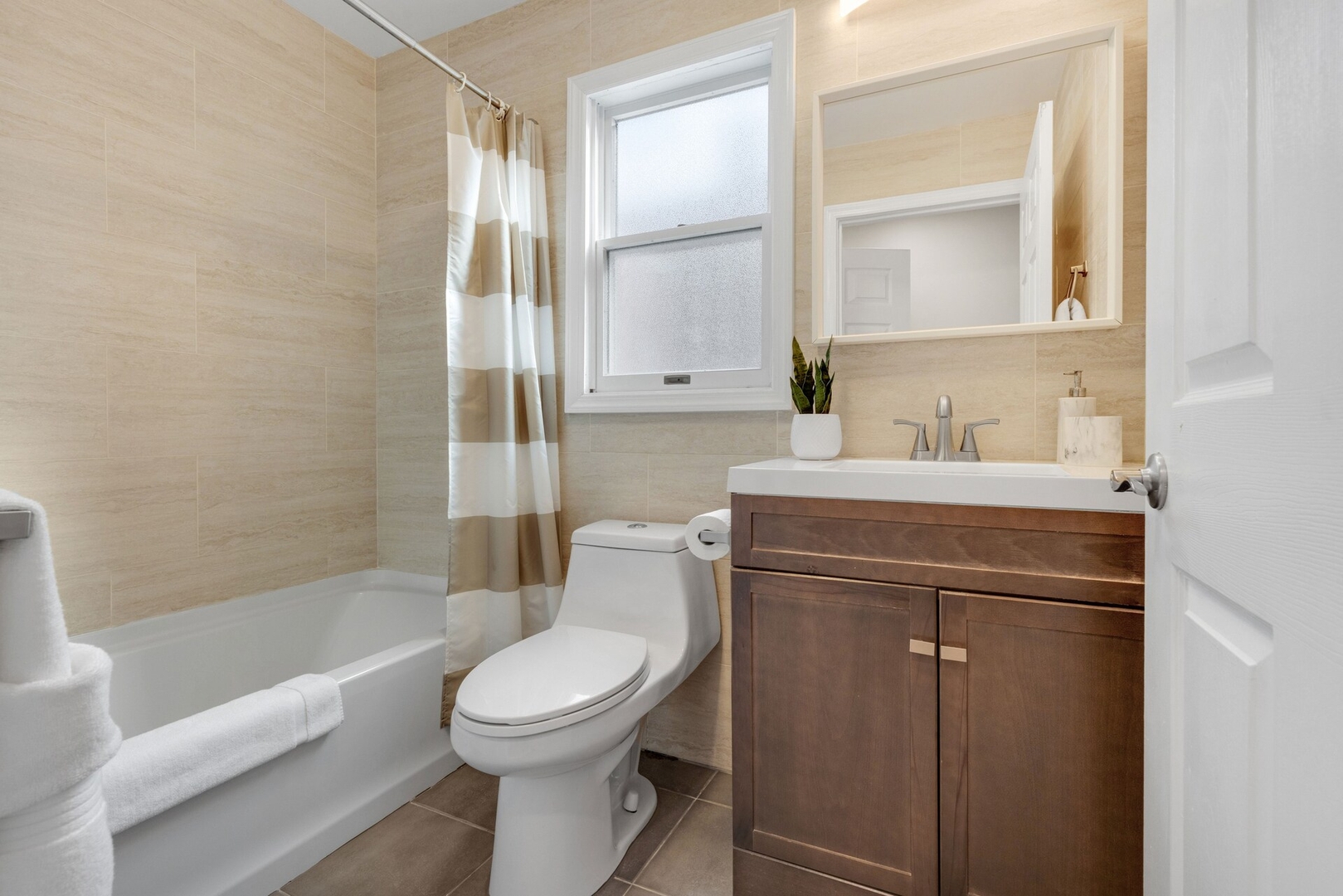 Cozy 3 Bedroom Family Apartment Close to Manhattan — photo 5