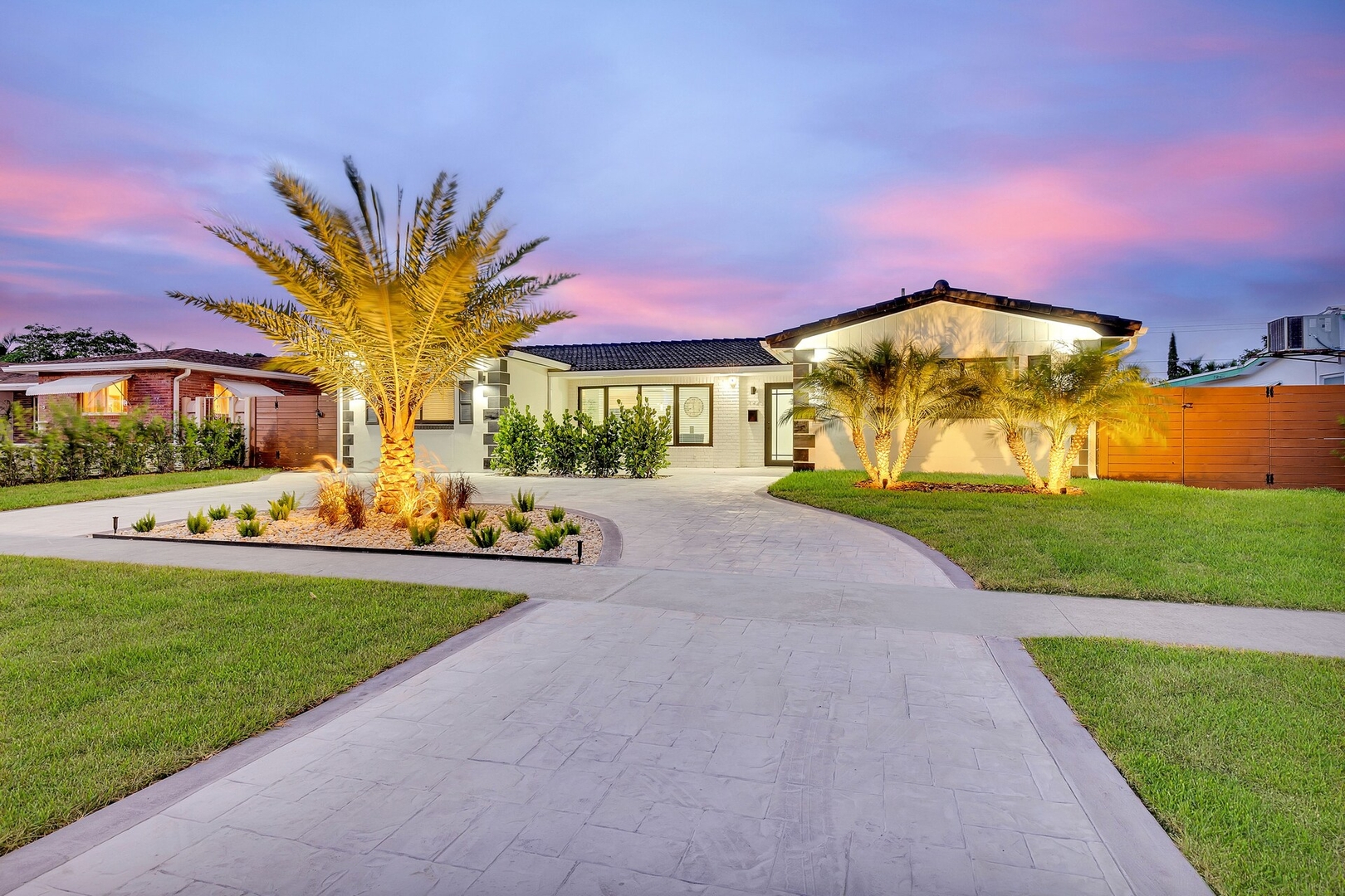 Modern 4BR Villa, Spacious Outdoor Heated Pool BBQ — photo 5