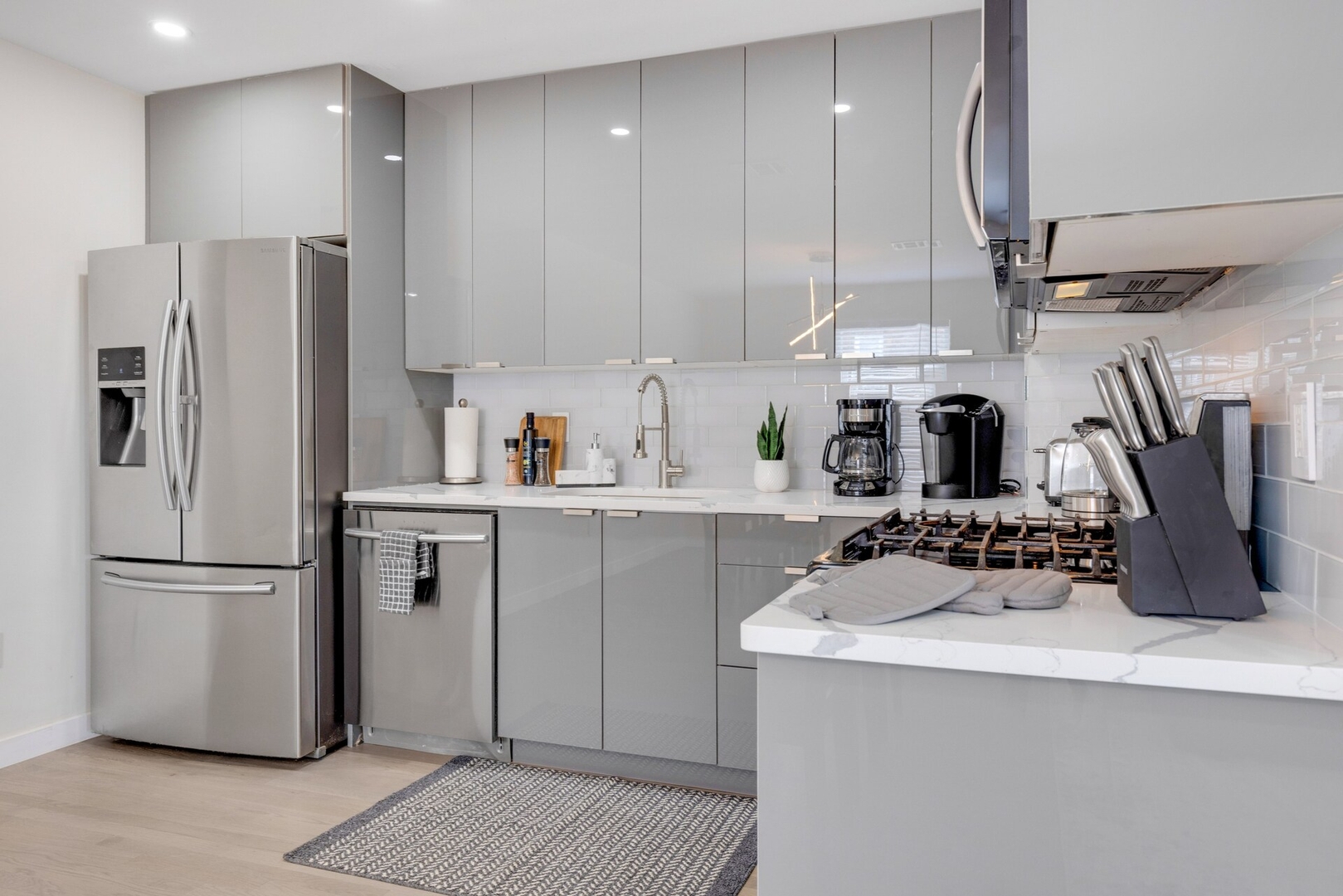 Stylish 3 bed/2bath Close to NYC — photo 4