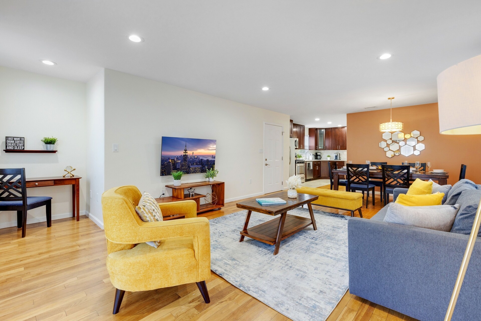 Stylish 3 BR Apartment, 20min to NYC Free Parking — photo 6