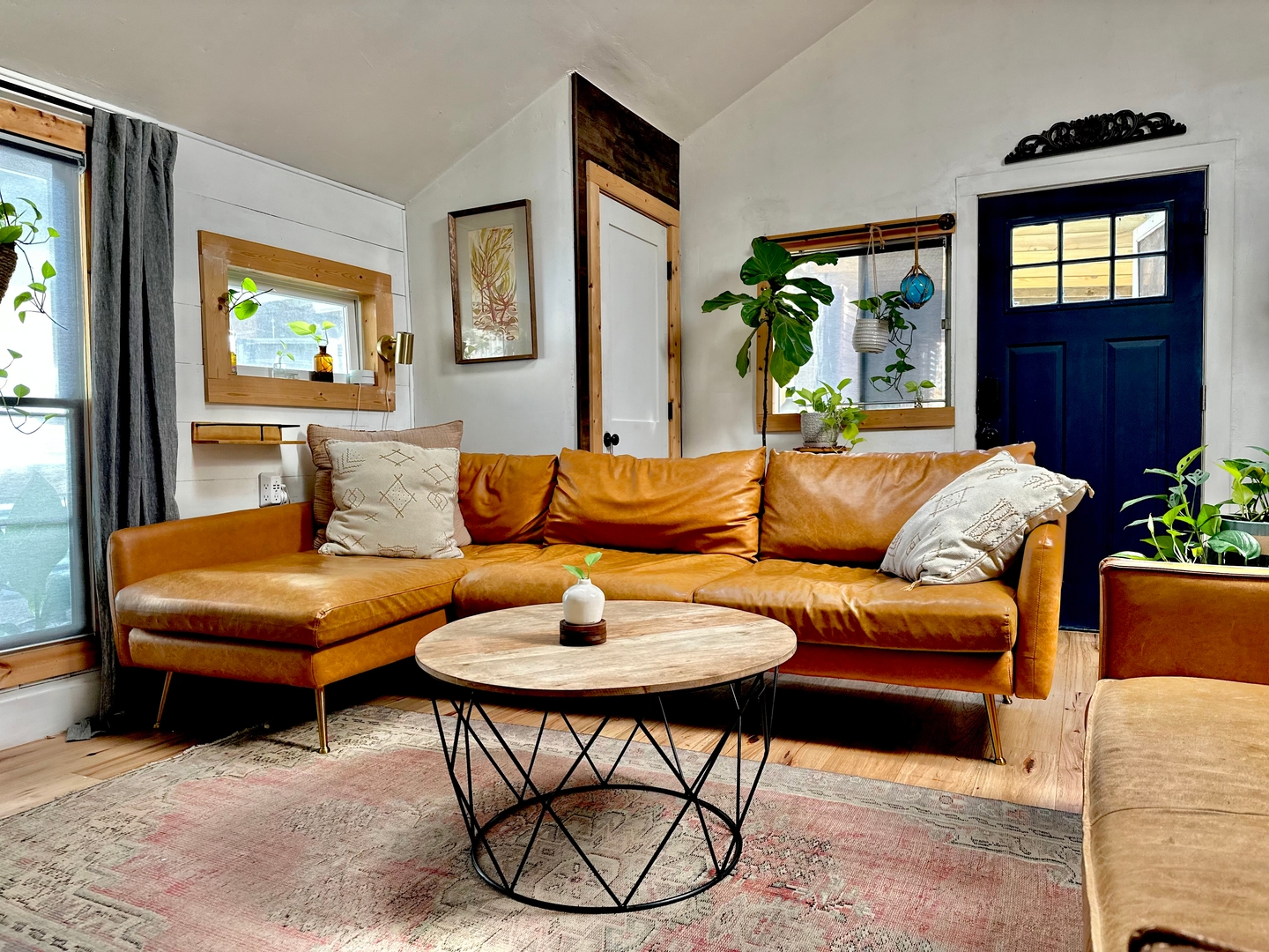 Claw Foot Tub And Free Bikes Available - Charming Artsy Retreat - Austin, TX