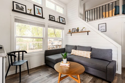 Moonshine Cottage | Free Bikes | East Austin Stay