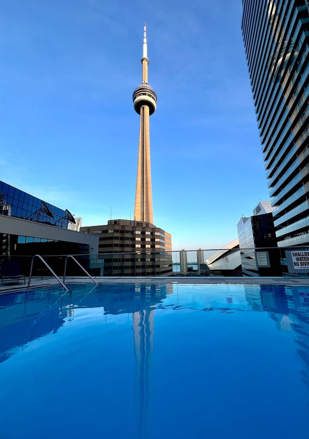Seasonal Pool, Gym And City View - Stylish Urban Retreat - Mississauga