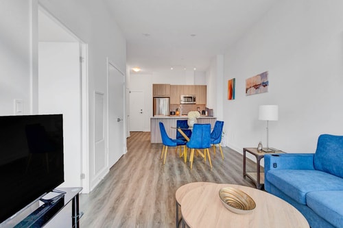 Chic Mississauga Condo w/Den | Heart of Square One