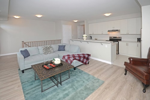 3 Bedroom Entire Place-Modern & Chic Townhome