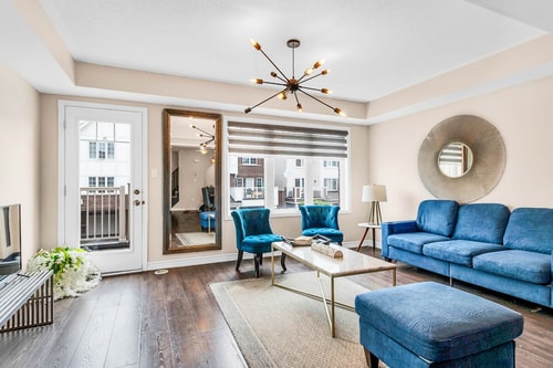 Fully Furnished 3 bedroom Townhome!