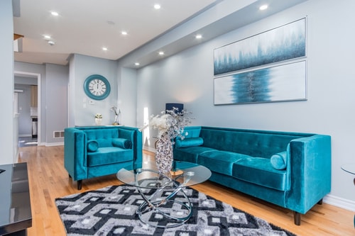 Modern 3-Bedroom Townhome close to Mississauga!