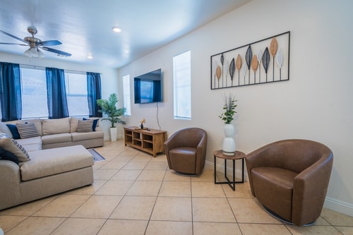 Cozy Las Vegas home! Family friendly! Sleeps 8
