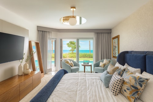 Luxury Beachfront Condo | Private Pool & Jacuzzi