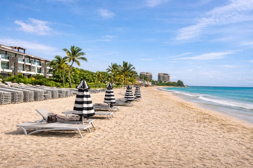 Oceanfront Mareazul w/ Jacuzzi & 120m Pool