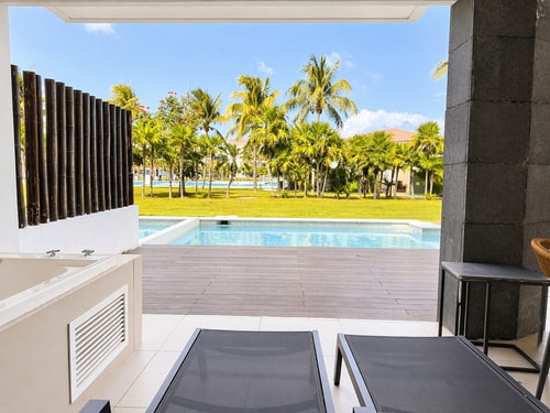 Casa Arena | Oceantfront, walkout pool, Mareazul