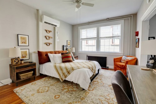 Updated Professional Apartment near Capitol