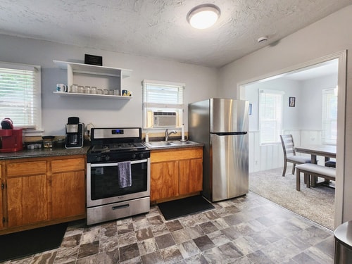 Fun! 90's Themed House: 0.7 miles from downtown CD