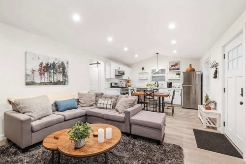 Freshly Updated Hideaway in CDA’s Best Spot