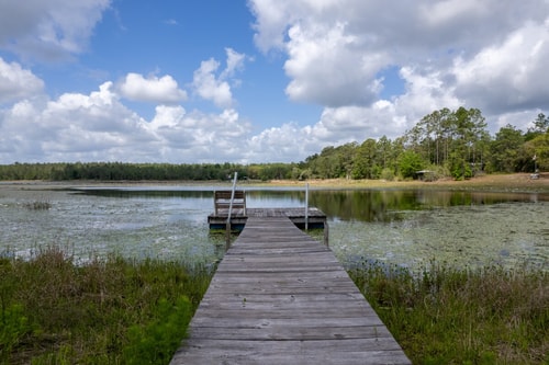 Hawthorne Retreat w/ Waterfront Fire Pit!