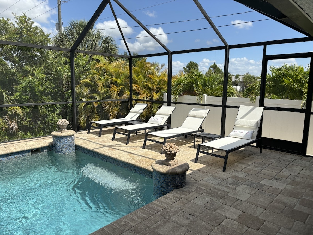 Near Beach & Screened Heated Pool