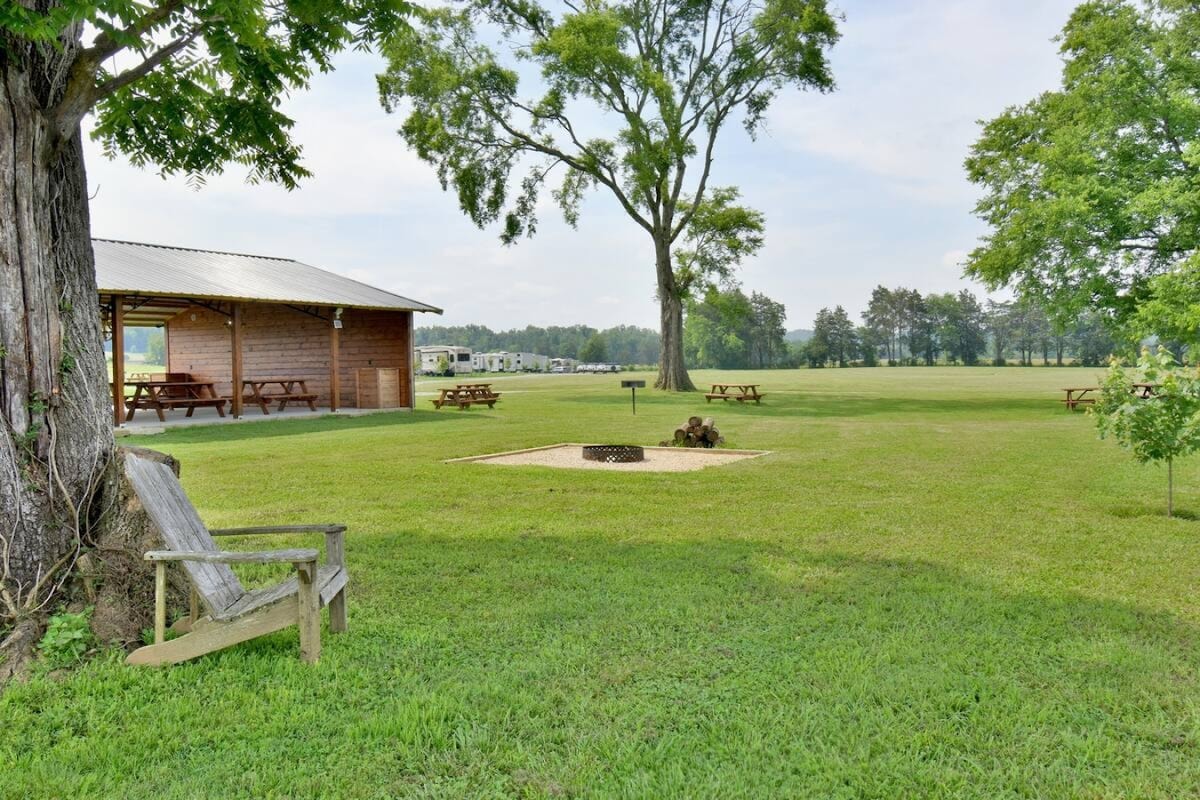 Lakeside Fire Pit, Grill & Games
