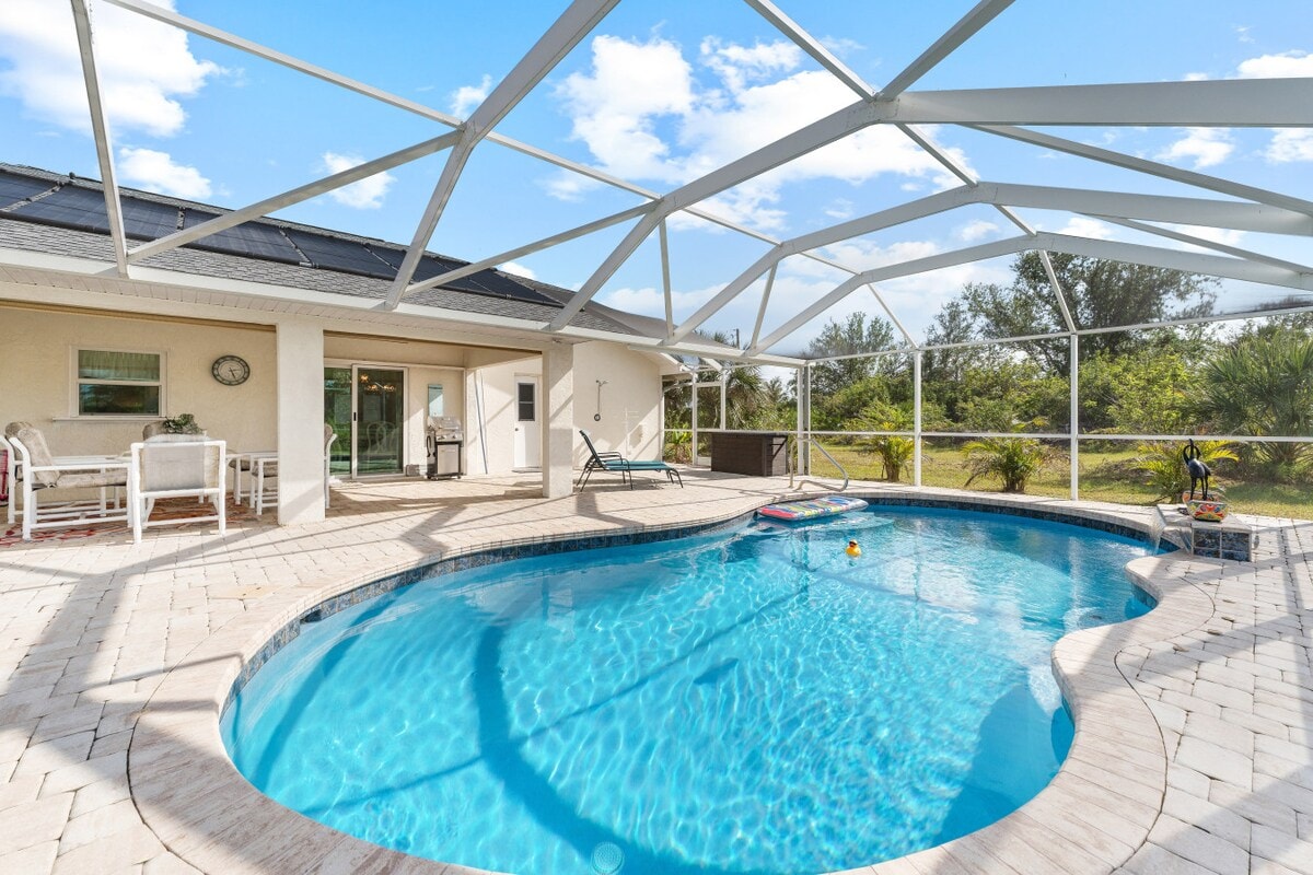 3 BR Pool Home, Near the Beach & Golf Courses