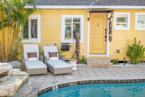 King Bed-Step to Madeira Beach-Heated Pool-Private