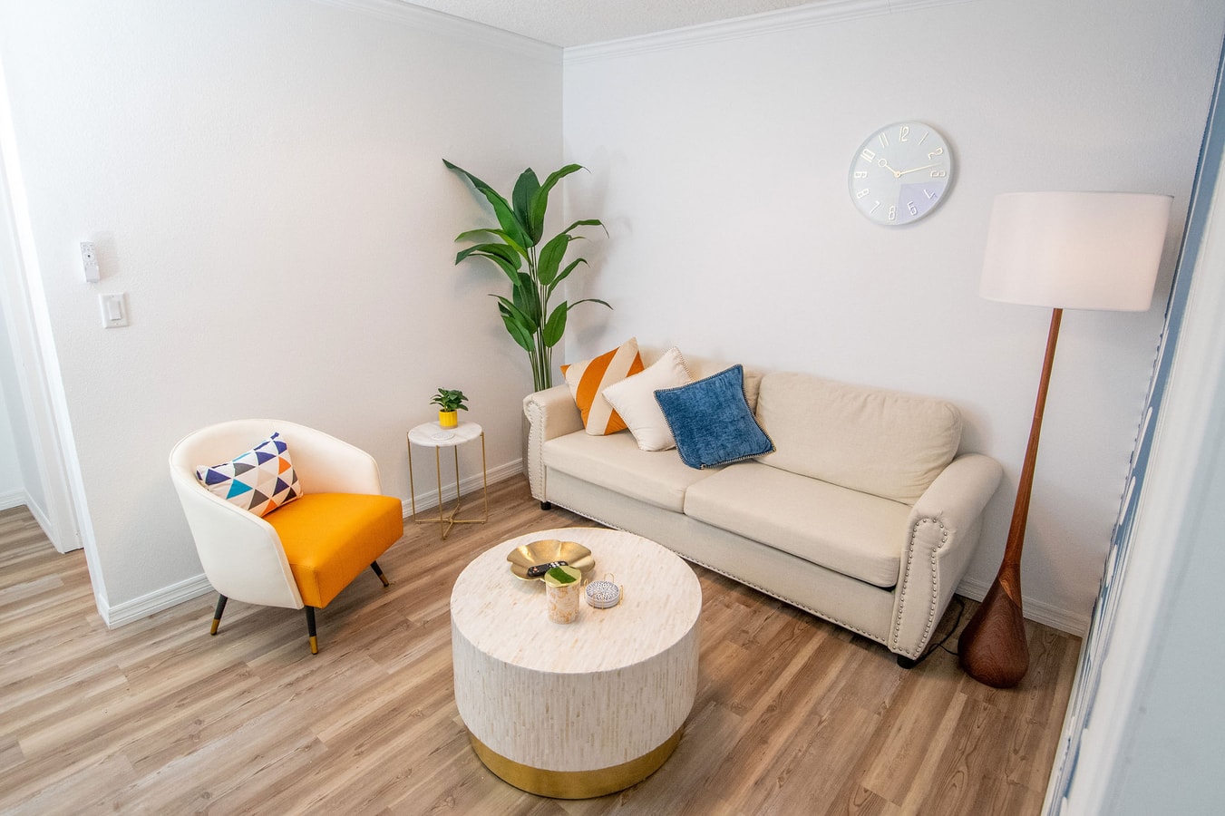 Steps to Beach, King Bed & BBQ + Fenced Yard