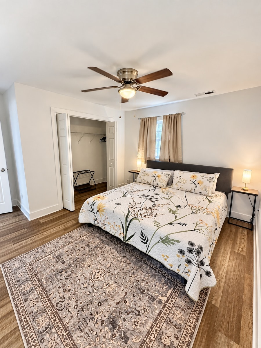 Modern Home, 4 King Beds & Covered Porch · 2