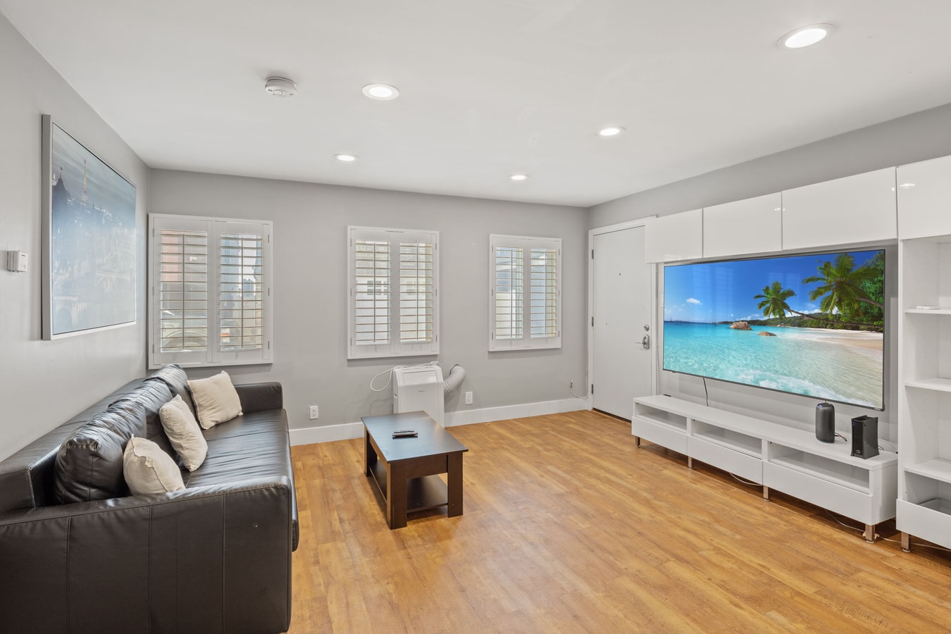 Walk to Venice Beach, Workspace & In-Unit Laundry