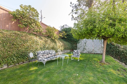 Garden Retreat • Deck Dining + Fire Pit