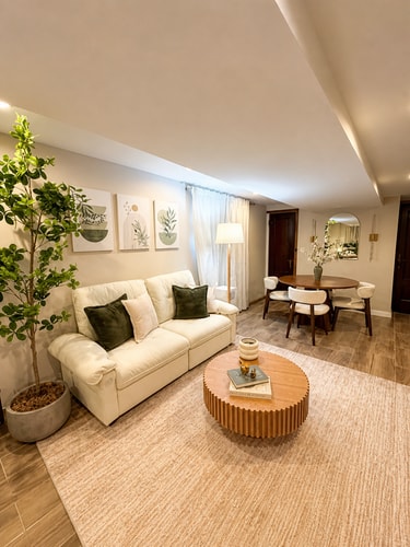 Studio Near Wrigley • Sleeps 4 • Games + Fireplace