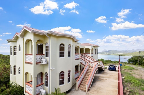 Oceanview • Mins to the Beach • Private BR Balcony