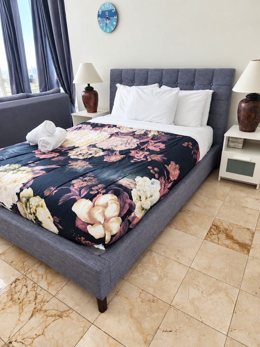 Walk to Beach, Pool + Gym Access & Balcony · 2