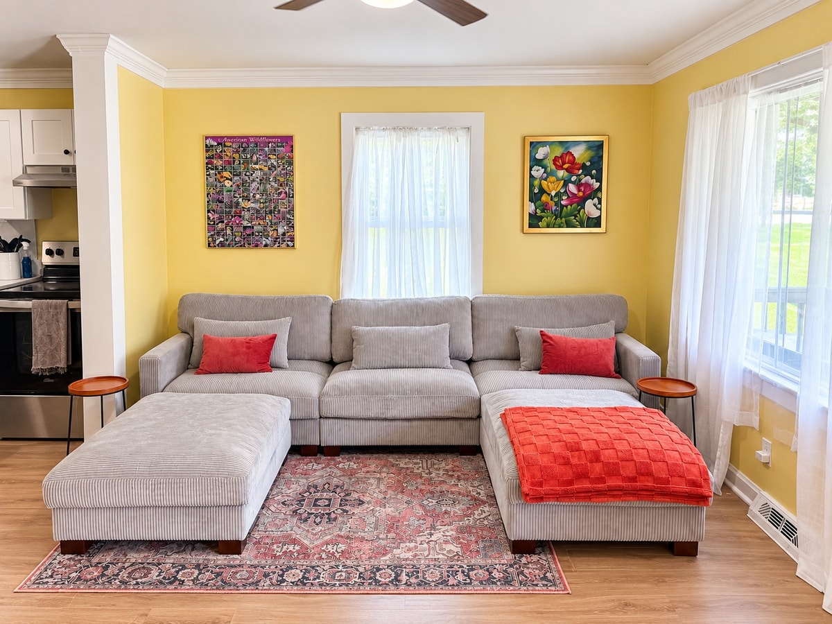 Peaceful Trail to HPU & w/ Full Kitchen