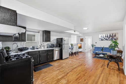 Cozy 1BR • Pet Friendly • Near Liberty State Park