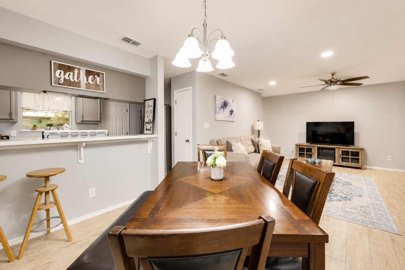 Covered Patio + Grill, Backyard & 2Mi to Basilica · 3