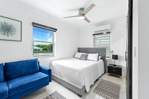 Relaxing Coastal Stay • Steps to Beach & Dining