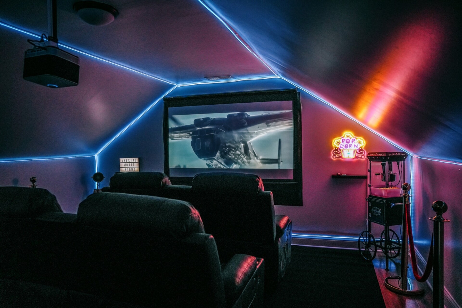 Entertainment Oasis With Game Room And Gym - Stunning Escape - Chicago, IL